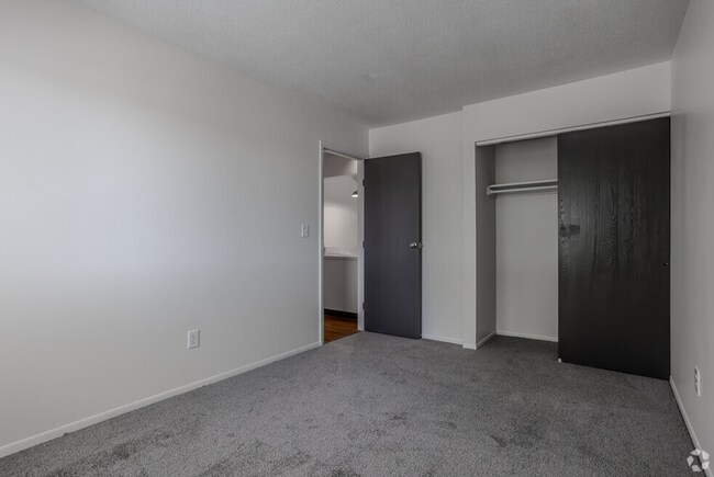 Interior Photo - Londondale Village