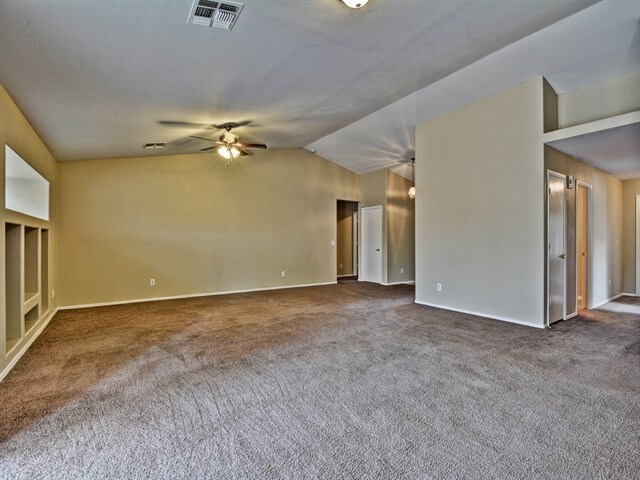 Building Photo - 2604 N 105th Dr