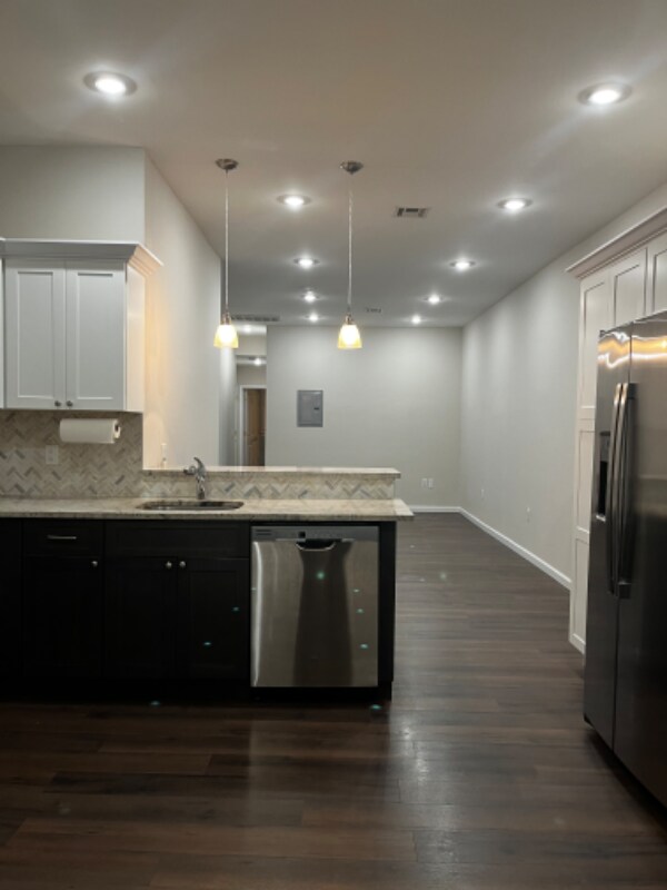 4631/2 Elm St, Kearny, NJ 07032 Room for Rent in Kearny, NJ