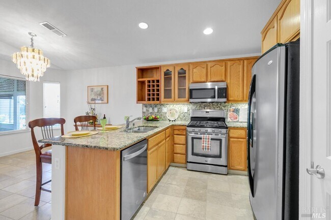 Foto del edificio - 807 Riverwood Ln