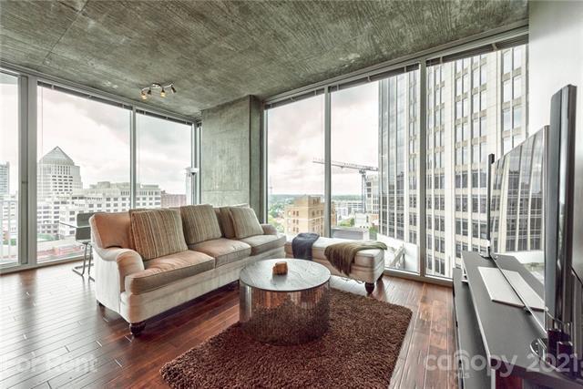 Foto del edificio - 210 S Church St