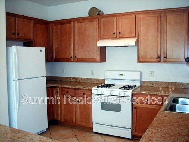 Building Photo - 3569 Drexel Manor Stra