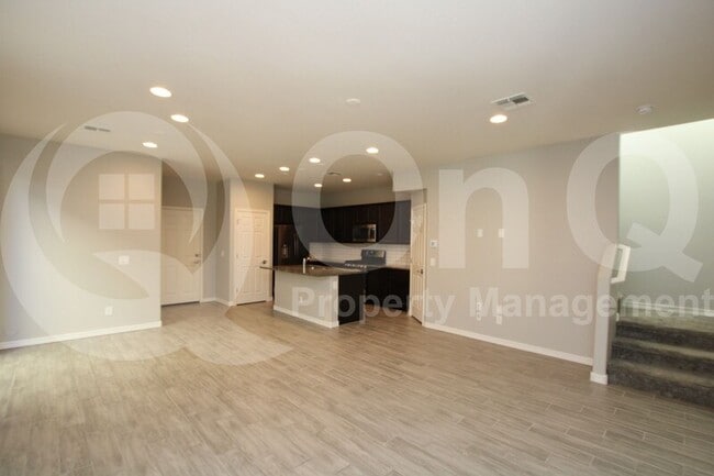 Building Photo - 5742 W Raymond St