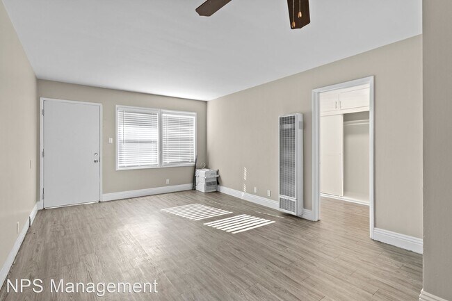 Foto del edificio - 1 br, 1 bath Apartment - 201-209 E 12th St...