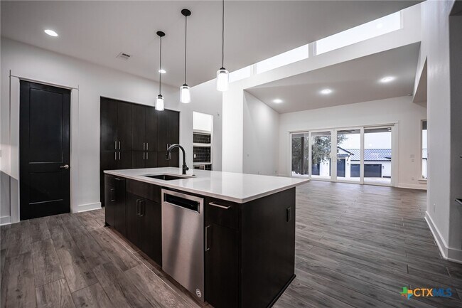 Foto del edificio - 2109 Bella Vista