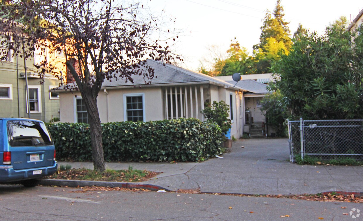 Foto principal - 2218 Parker St