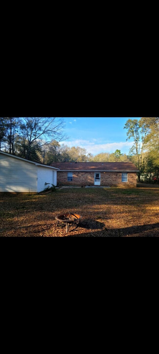 Building Photo - 6519 Robie Rd