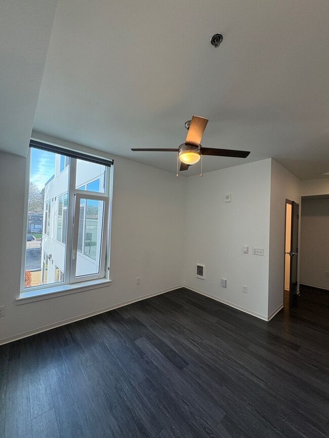 Interior Photo - Koz on Sandy