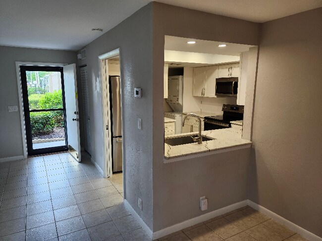 Building Photo - 3645 Boca Ciega Dr