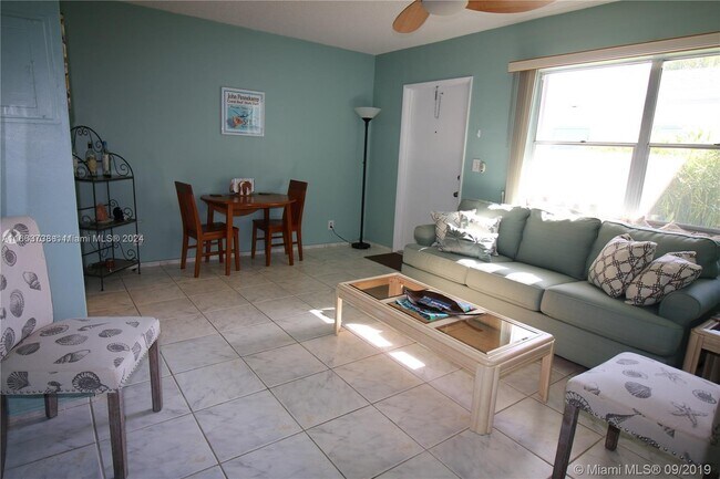 Foto del edificio - 3240 NE 16th St