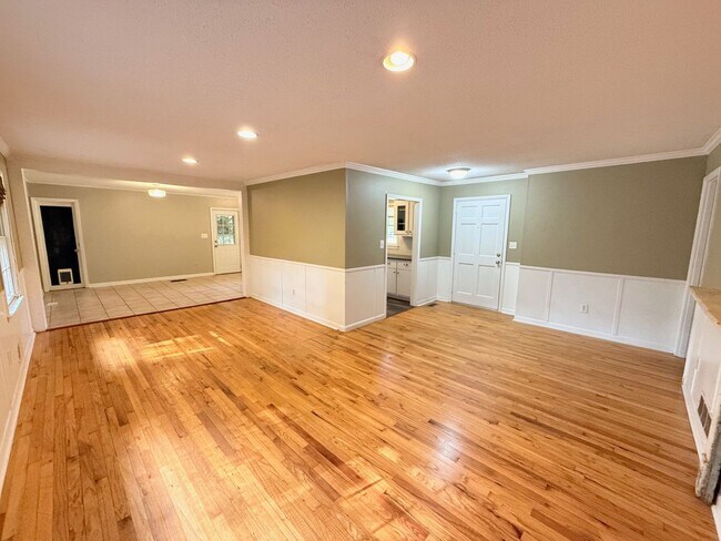 Foto del edificio - University Heights Home " Lease Assignment"