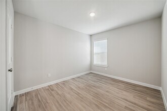 Building Photo - 21655 Wave Holw Dr