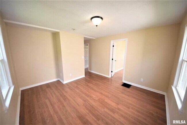 Foto del edificio - 509 W. Washington