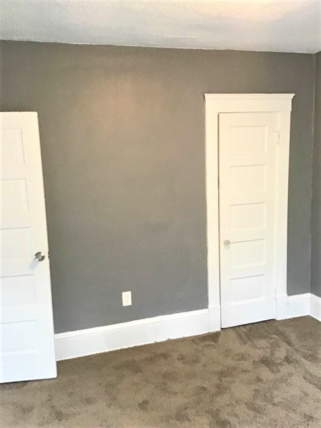 Building Photo - Updated Smart Home - Self-Showing TODAY!