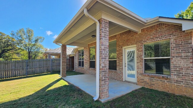 Foto del edificio - 6053 Pine Cone Ln