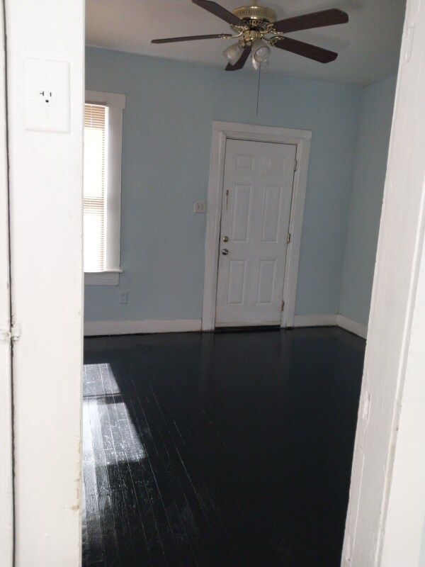 Foto del edificio - 729 Waverly Ave
