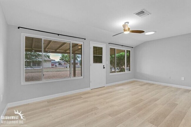 Building Photo - Beautiful 3Bdm 2Ba Home in Suncity!