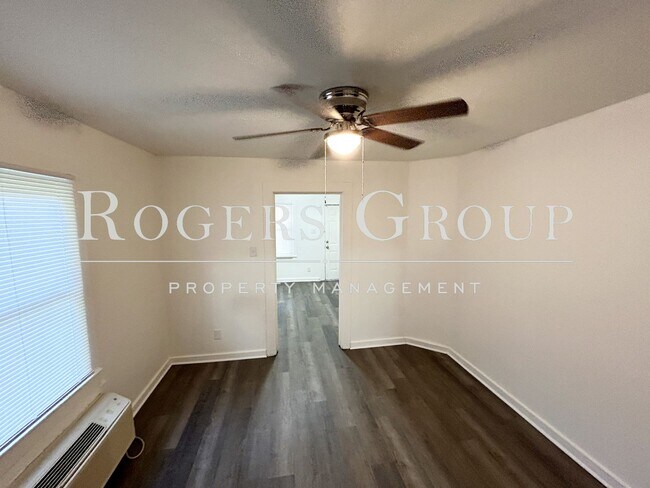 Foto del edificio - 557 W Spring St