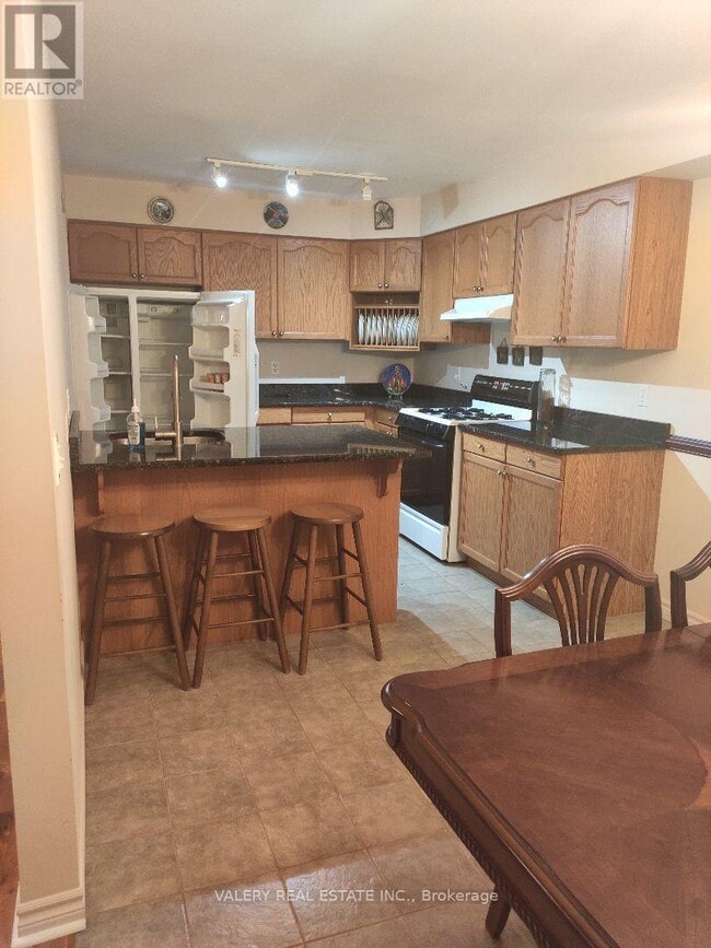Building Photo - 1058 Lexington Cir