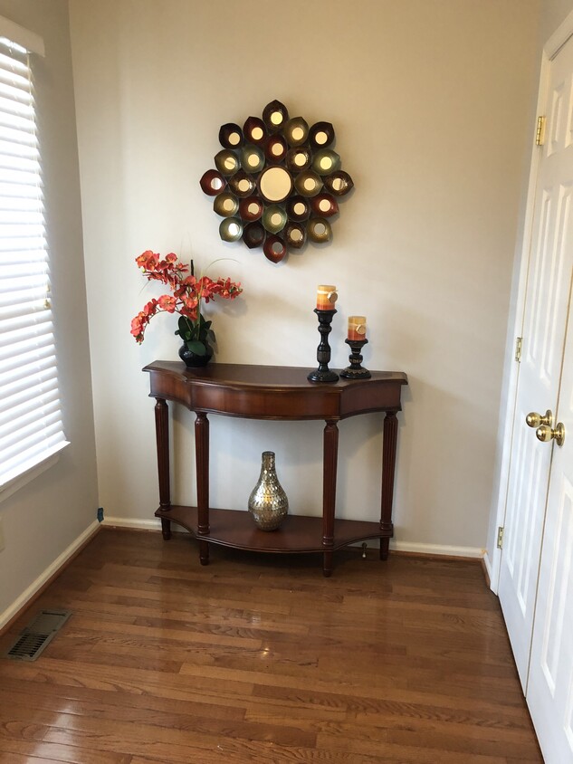 Primary Photo - 40 Arbor Cir