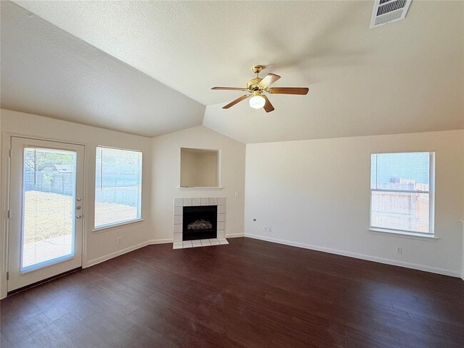 Building Photo - 124 Estate Cove