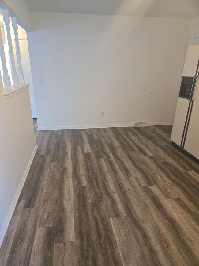 Foto del edificio - 7337 Hartford Ave