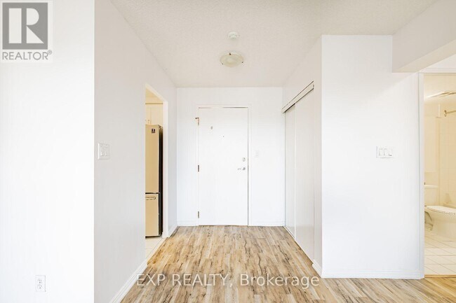 Photo du bâtiment - 135-135 Hillcrest Ave