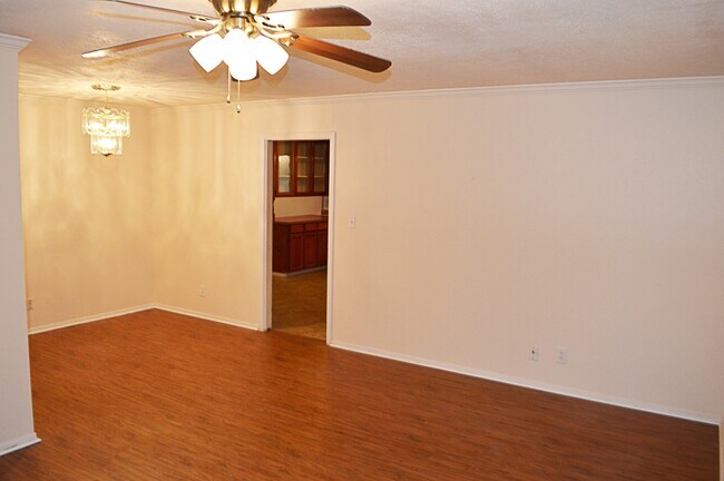 Foto del edificio - Charming Home In Waverly Park Addition