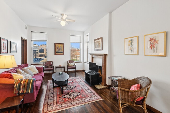 Foto del edificio - 4057 N Damen Ave