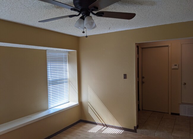 Foto del edificio - Ready for Move In!