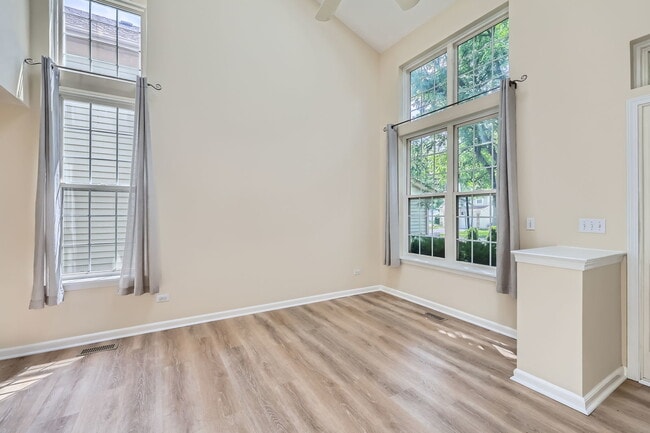 Building Photo - 1208 Darnell Dr