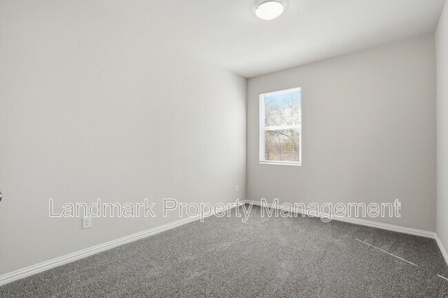 Foto del edificio - 303 Eastland St