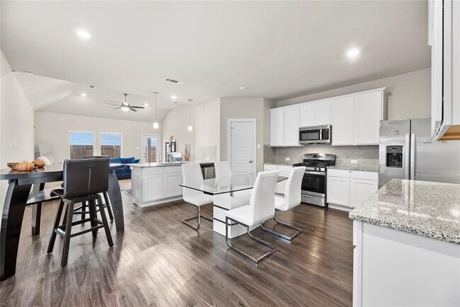 Building Photo - 8139 Blue Fish Dr