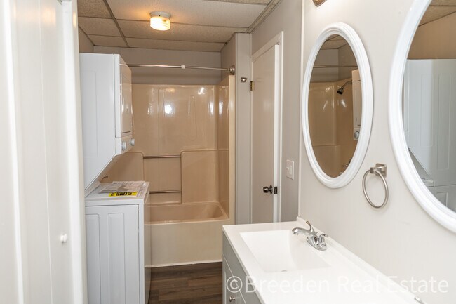 Building Photo - 3559 Berry Rd