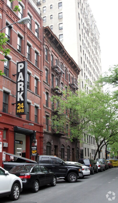 Foto del edificio - 304 E 11th St