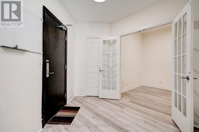 Building Photo - 90 Absolute Ave