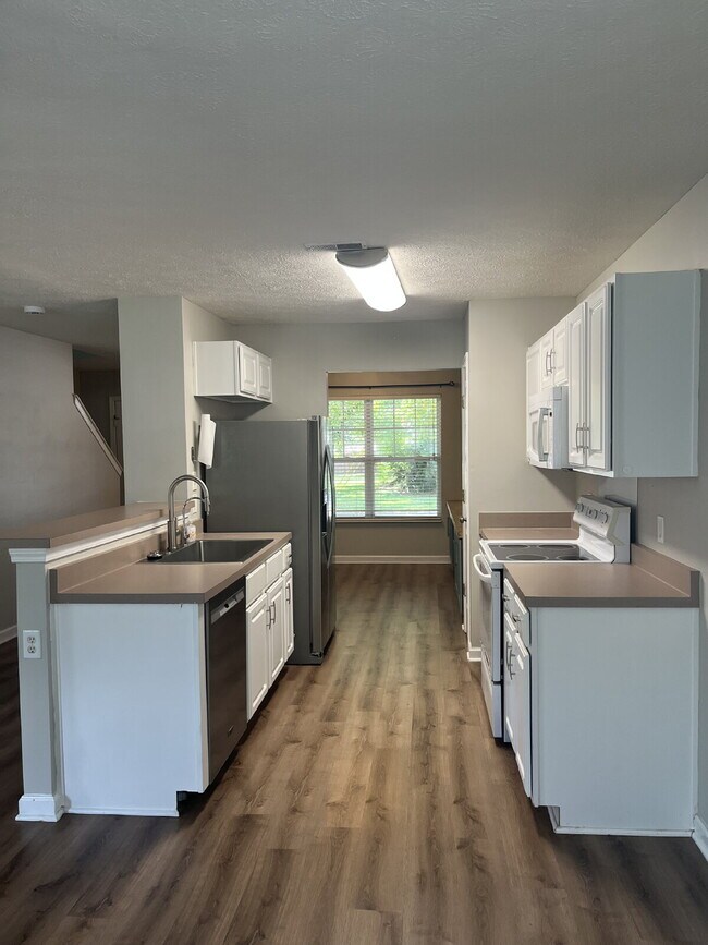 Foto del edificio - "Spacious 4-Bedroom Gem in Hermitage with 2.5 Baths and 1,824 Sq Ft of Comfort!"