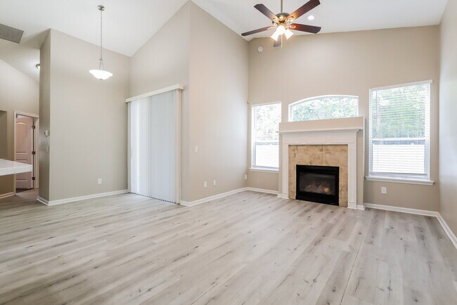 Foto del edificio - 8895 Canopy Oaks Dr