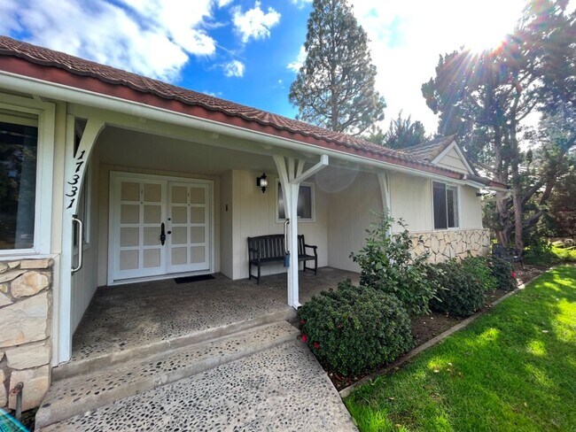 Building Photo - LOCATION! 3+2 on large, cul-de-sac lot, MU...