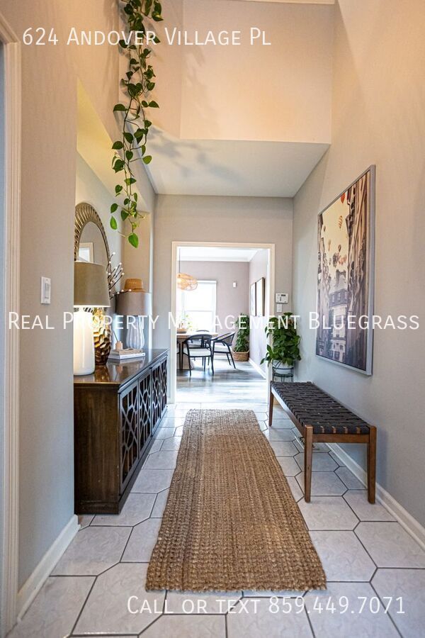 Foto del edificio - 624 Andover Village Pl