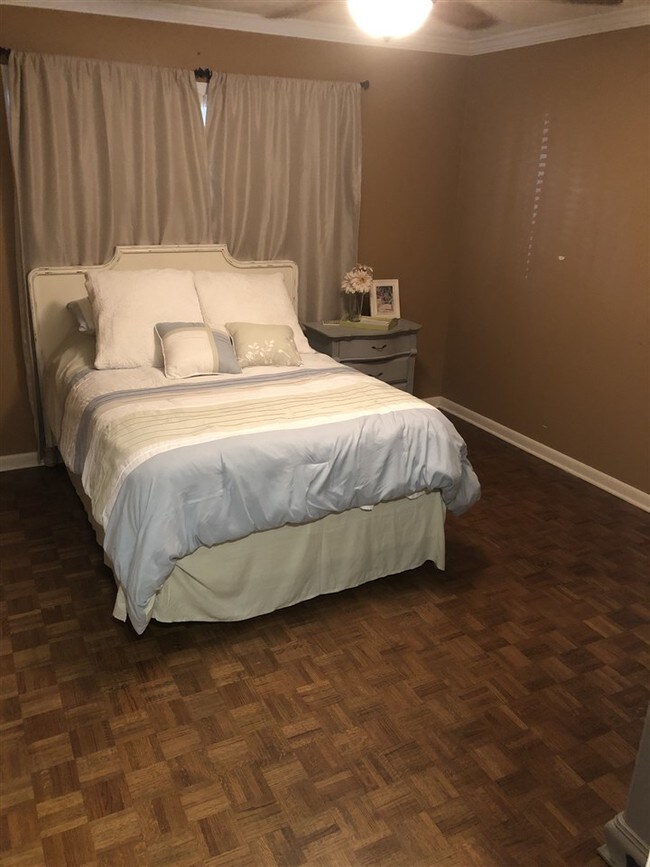 Foto del edificio - 5235 Hialeah Dr