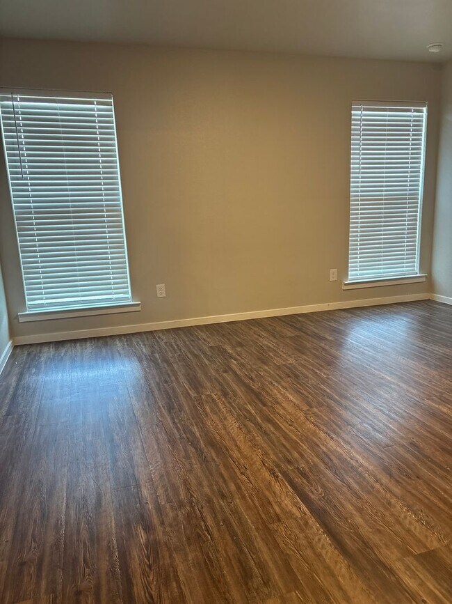 Foto del edificio - Half off the 1st month's rent!!