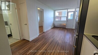 Building Photo - 407-230-1230 Oak St