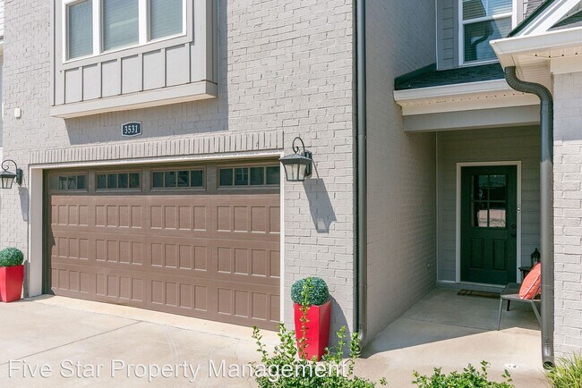 Building Photo - 3 br, 2.5 bath House - 3531 Magruder Dr