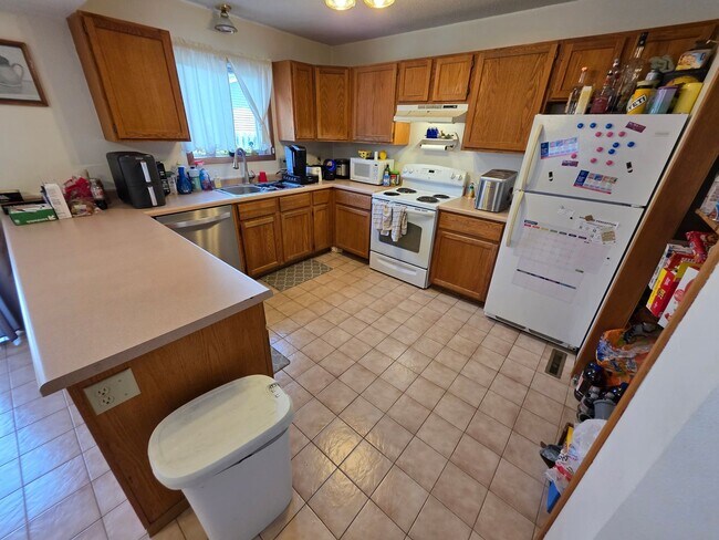 Building Photo - 4925 Coventry Ct
