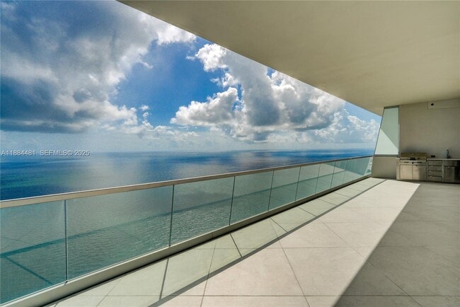 Building Photo - 18501 Collins Ave