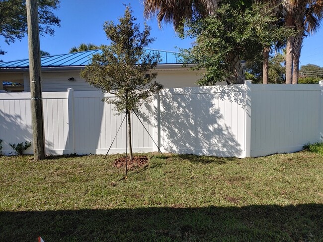 Building Photo - 2082 Paragon Cir W