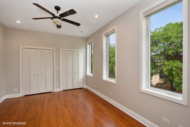 Foto del edificio - 1458 N Artesian Ave