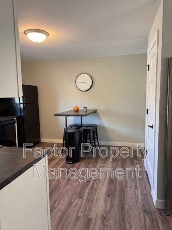 Foto del edificio - 1310 Warren St