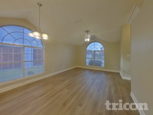 Building Photo - 3912 Cannonwood Dr